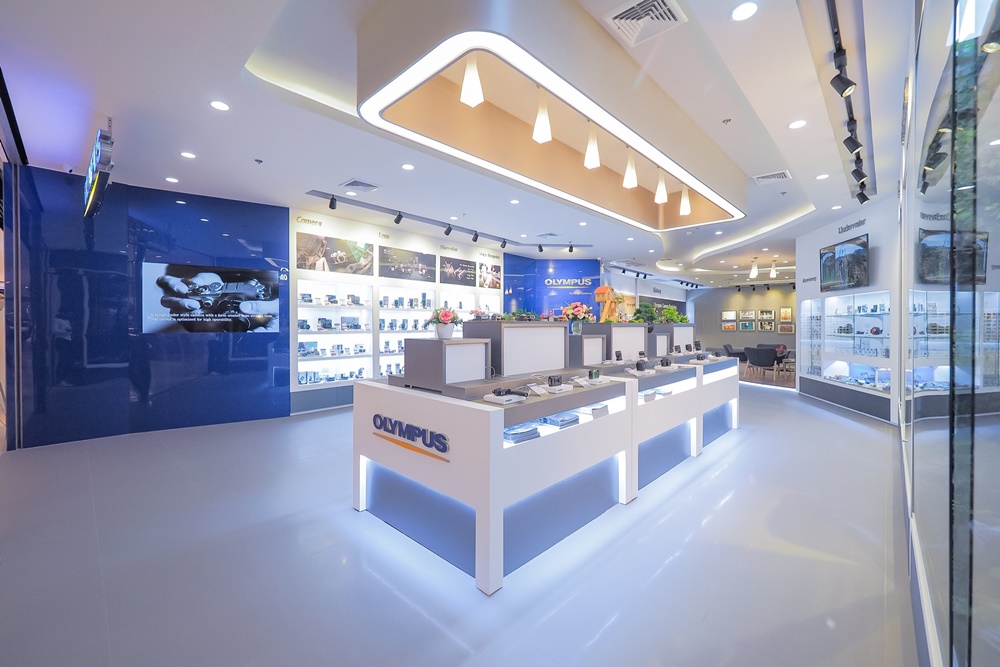 OLYMPUS Store by BIG CAMERA