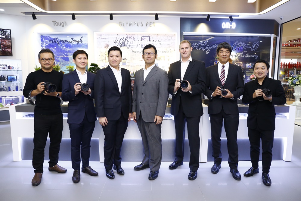 OLYMPUS Store by BIG CAMERA