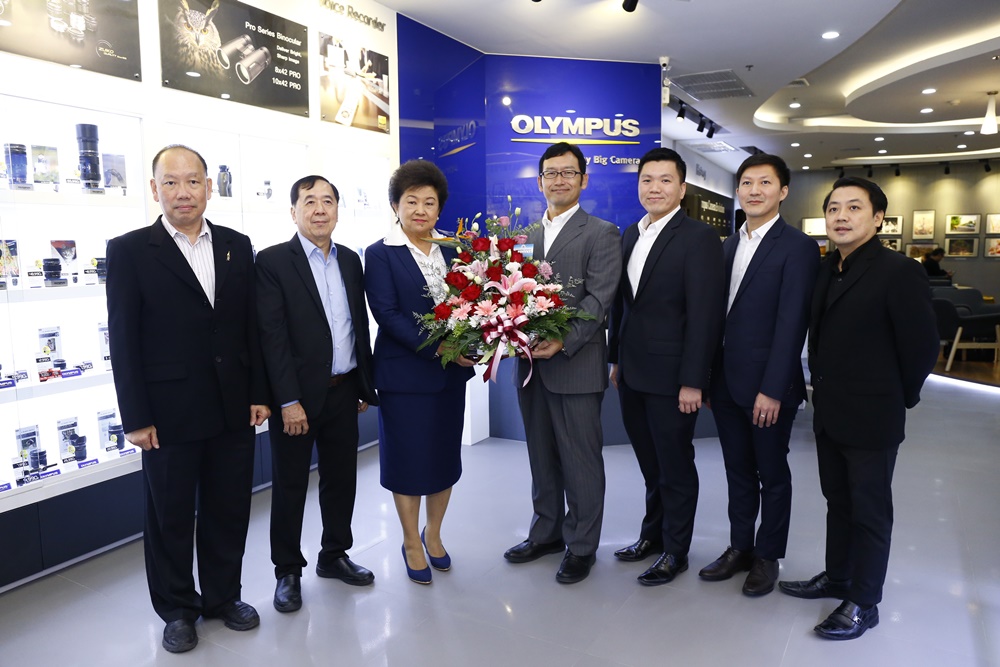 OLYMPUS Store by BIG CAMERA