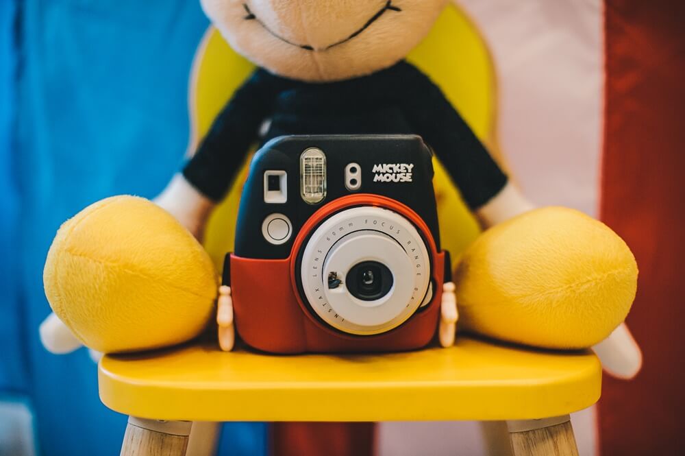 Instax Mini9 Mickey Mouse Set คอนเลคชั่นสุด Cute จาก Fujifilm มาพร้อมตุ๊กตา Micky Mouse สุดน่ารัก