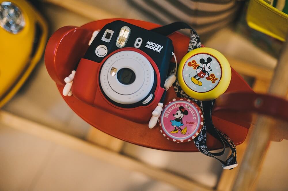 Instax Mini9 Mickey Mouse Set คอนเลคชั่นสุด Cute จาก Fujifilm มาพร้อมตุ๊กตา Micky Mouse สุดน่ารัก