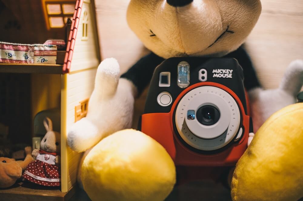 Instax Mini9 Mickey Mouse Set คอนเลคชั่นสุด Cute จาก Fujifilm มาพร้อมตุ๊กตา Micky Mouse สุดน่ารัก