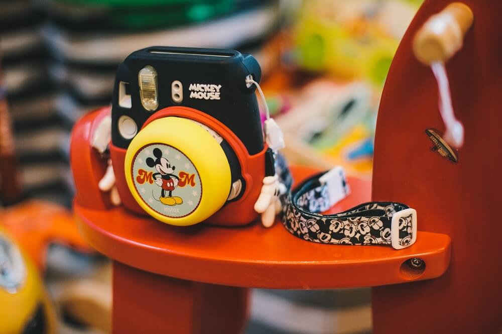 Instax Mini9 Mickey Mouse Set คอนเลคชั่นสุด Cute จาก Fujifilm มาพร้อมตุ๊กตา Micky Mouse สุดน่ารัก