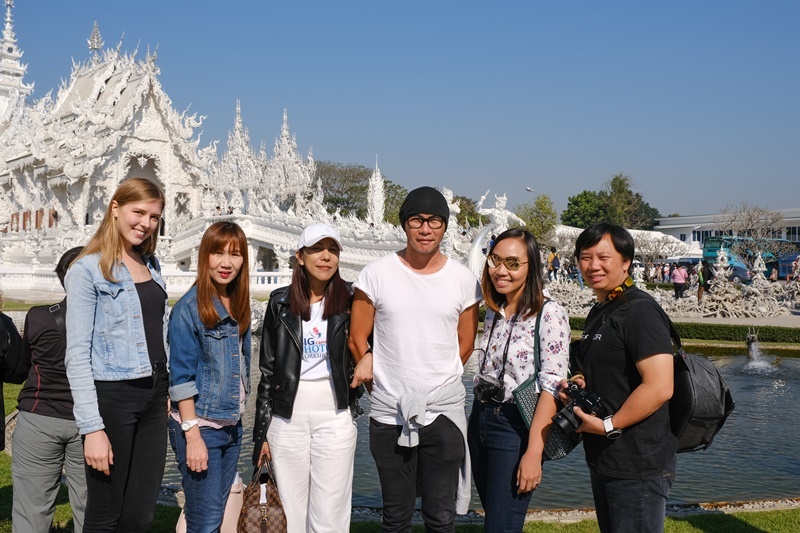 รวมทริคเด็ดถ่ายแฟชั่นเซ็ตยังไงให้อลังการ