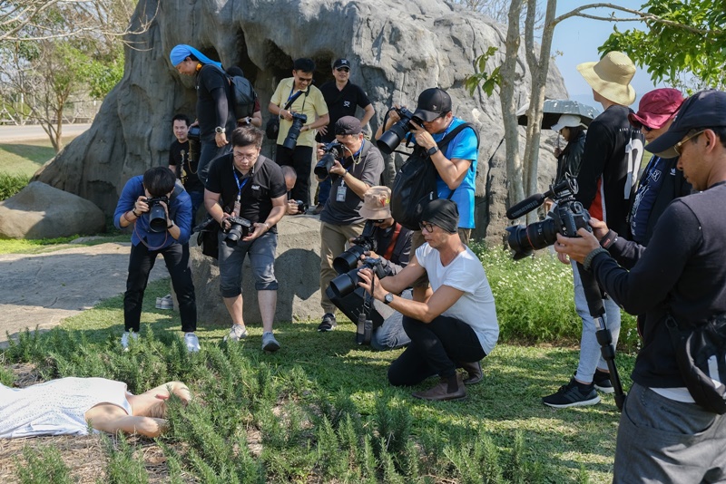 รวมทริคเด็ดถ่ายแฟชั่นเซ็ตยังไงให้อลังการ