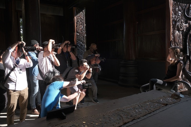 รวมทริคเด็ดถ่ายแฟชั่นเซ็ตยังไงให้อลังการ