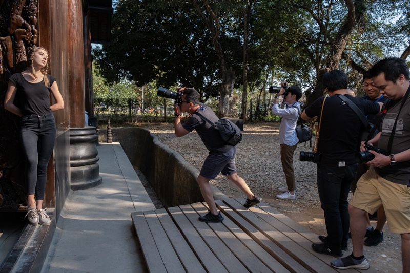 รวมทริคเด็ดถ่ายแฟชั่นเซ็ตยังไงให้อลังการ