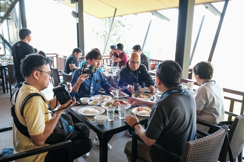 รวมทริคเด็ดถ่ายแฟชั่นเซ็ตยังไงให้อลังการ