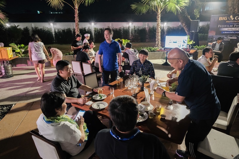 รวมทริคเด็ดถ่ายแฟชั่นเซ็ตยังไงให้อลังการ