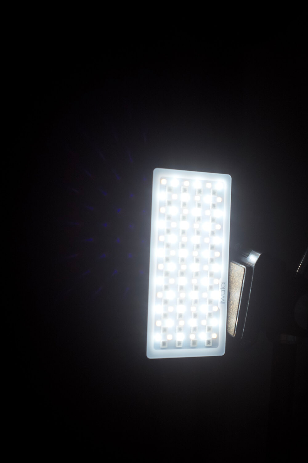 รีวิว iWata GL-03 ไฟ LED พกพาพร้อมคุณภาพเกินตัว