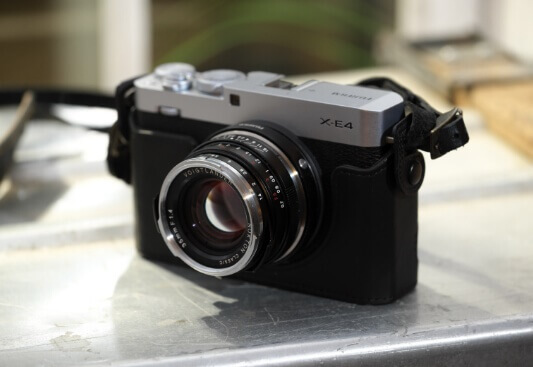 พรีวิว Fujifilm X-E4 สาย Street ต้องมี! กล้อง Rangefinder จอพับเซลฟี่ได้ สี Film Simulation ครบ