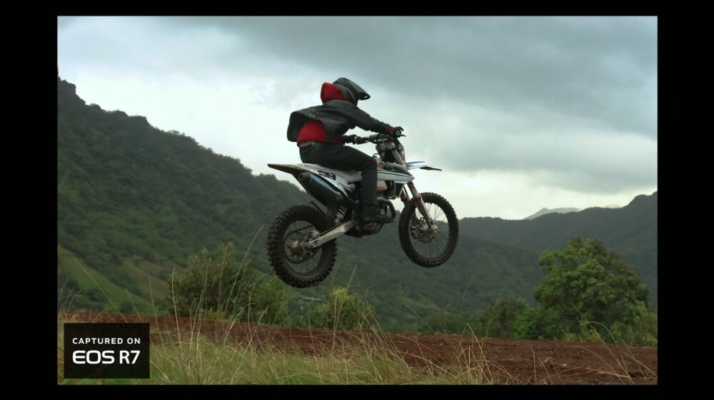 Canon EOS R7